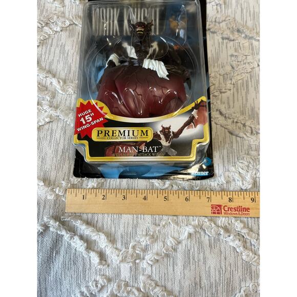 Batman Legends of The Dark Knight Man-Bat action Figure Premium Collector Series - Picture 6 of 8